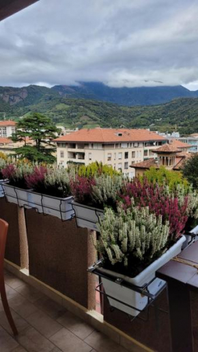 View lovely 3bed-2bath condo full furnished. Vittorio Veneto